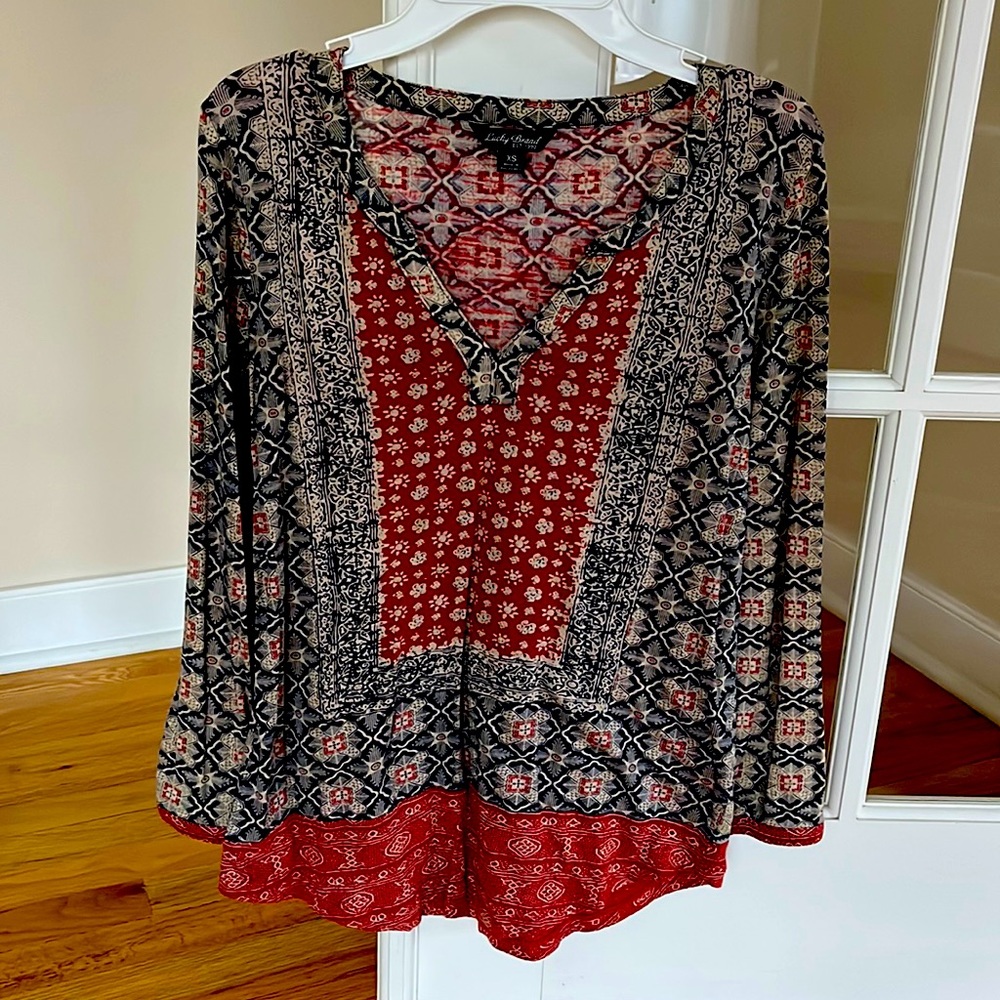 Lucky Brand size XS women’s navy blue and dark red long sleeve blouse